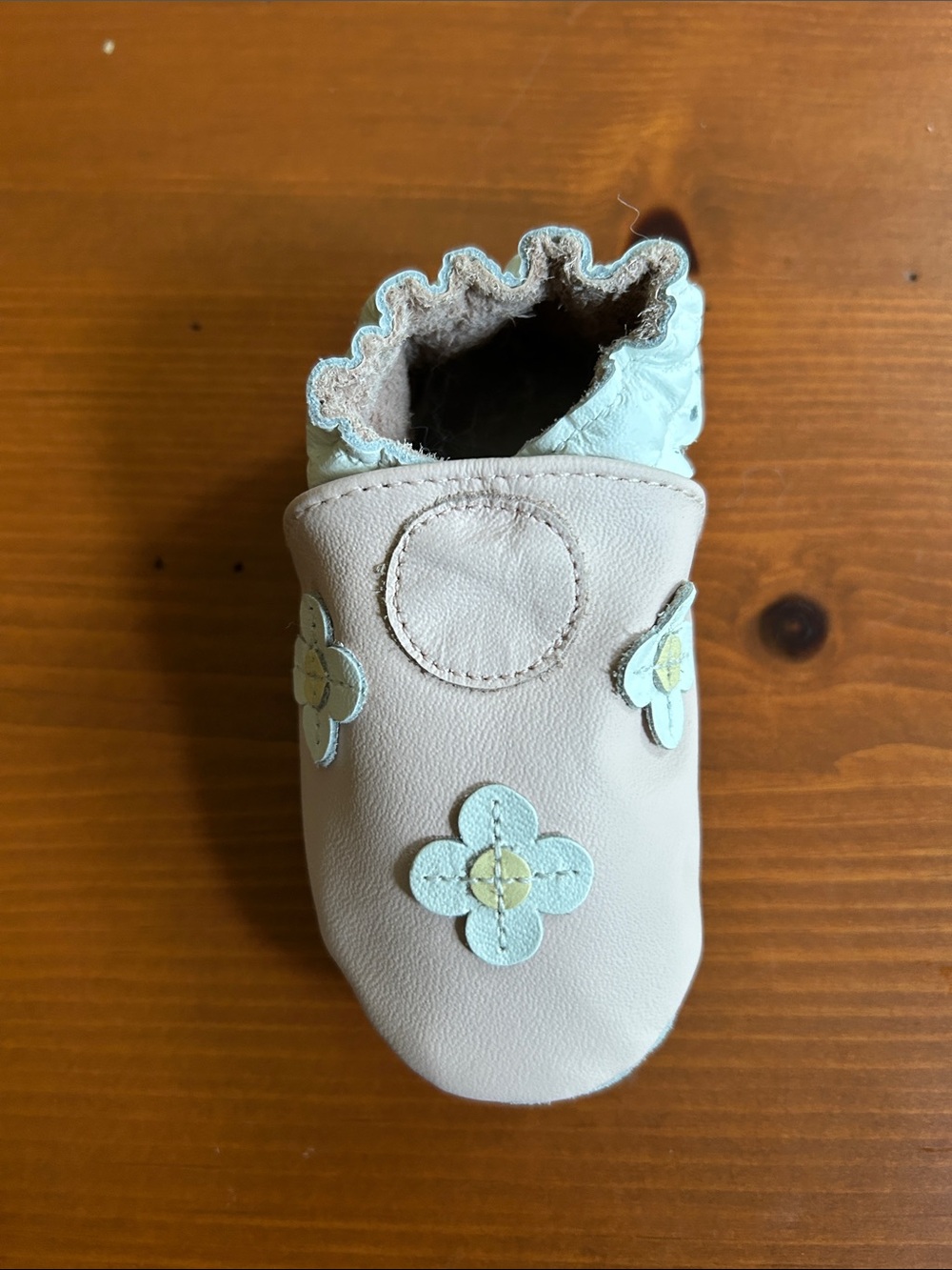 Robeez Soft Leather Flower Slip-On Shoe in Light Pink